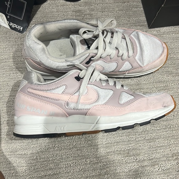 Pink & Gray Nike Air span - Picture 2 of 4